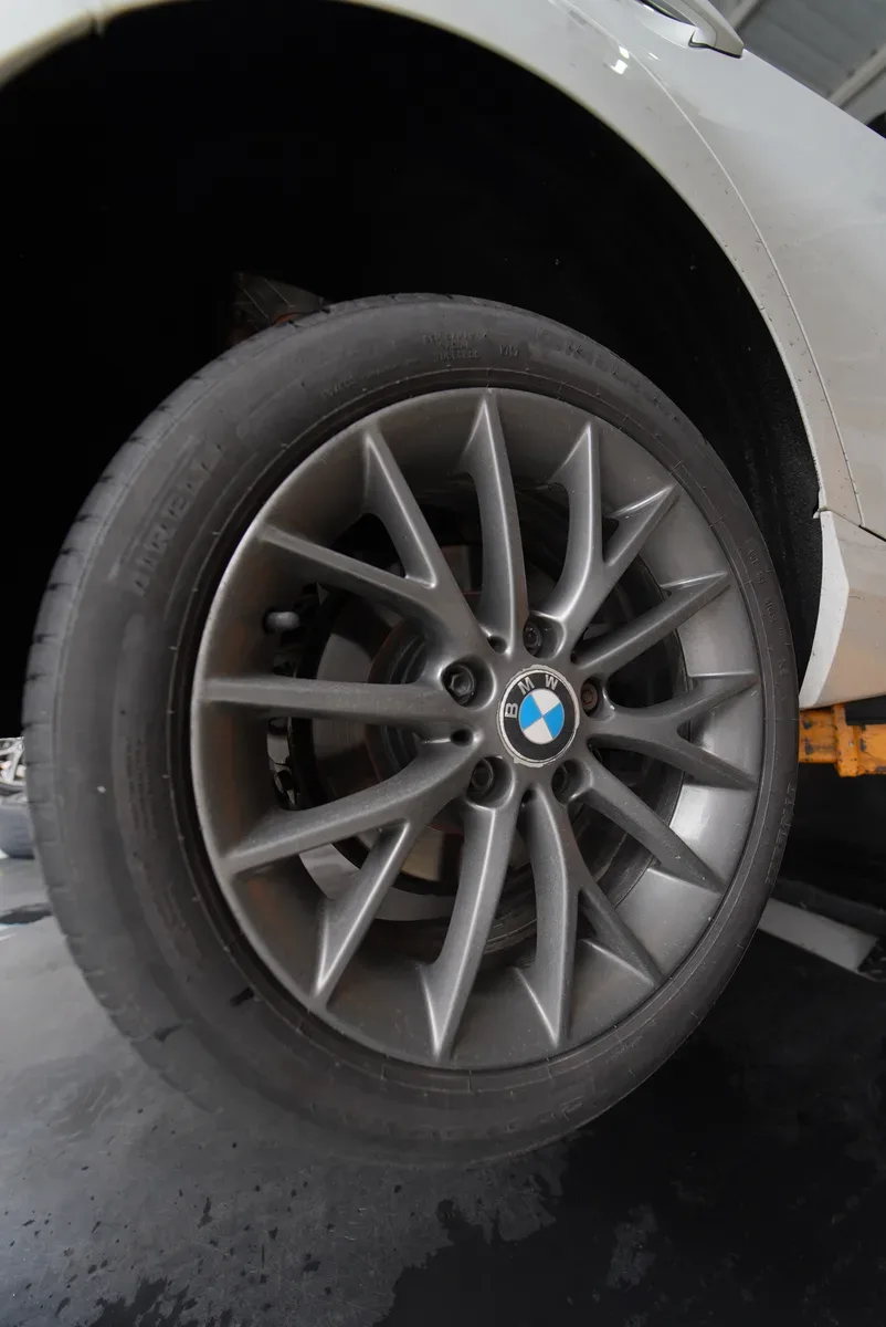 Atendemos Todas as Marcas Roda BMW em manutenção no Centro Automotivo Portão