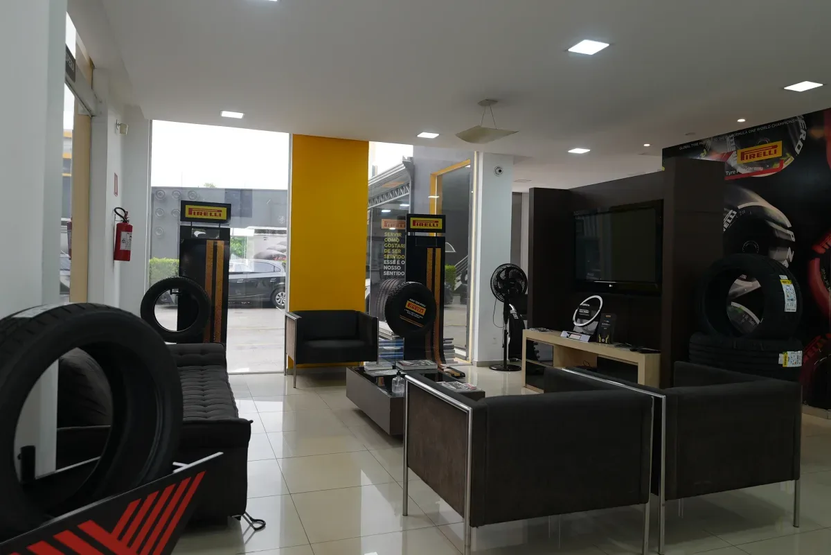 Showroom Carplus Pneus